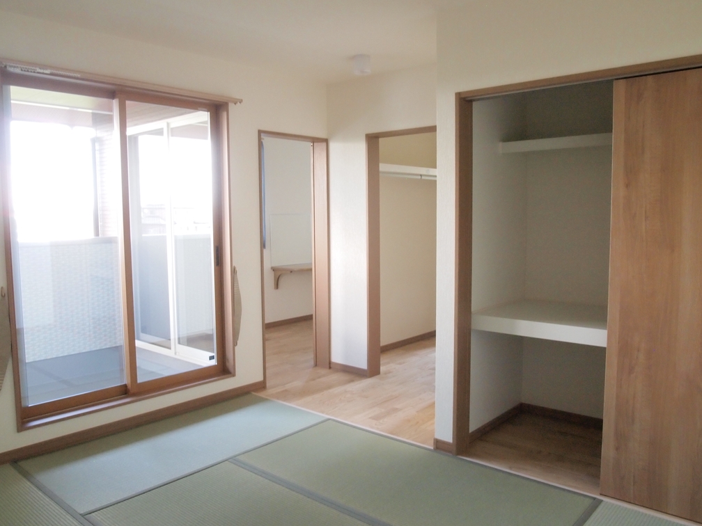 色んな部屋と繋がる寝室